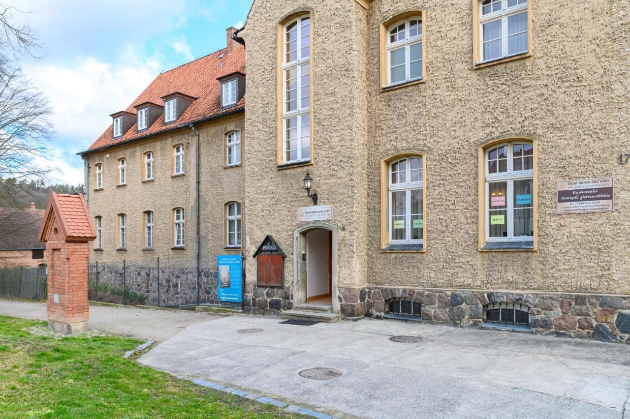 Domus Mariae Gietrzwald Hostel Екстериор снимка